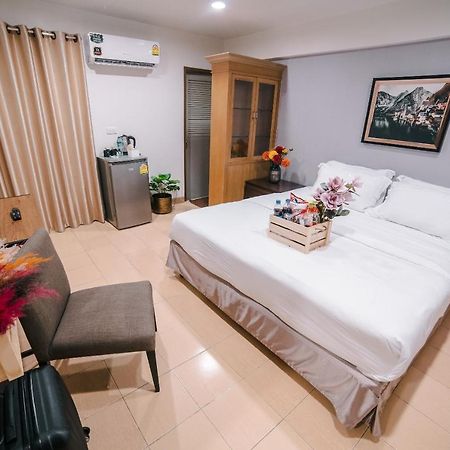 Platinum Villa Bangkok Extérieur photo